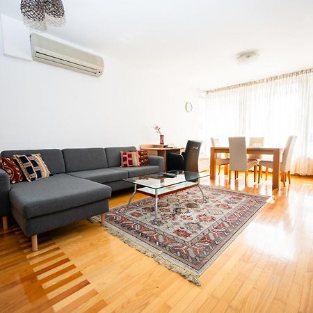 Modern 2Bdr Apartment In The Center- Free Parking ซาราเยโว ภายนอก รูปภาพ