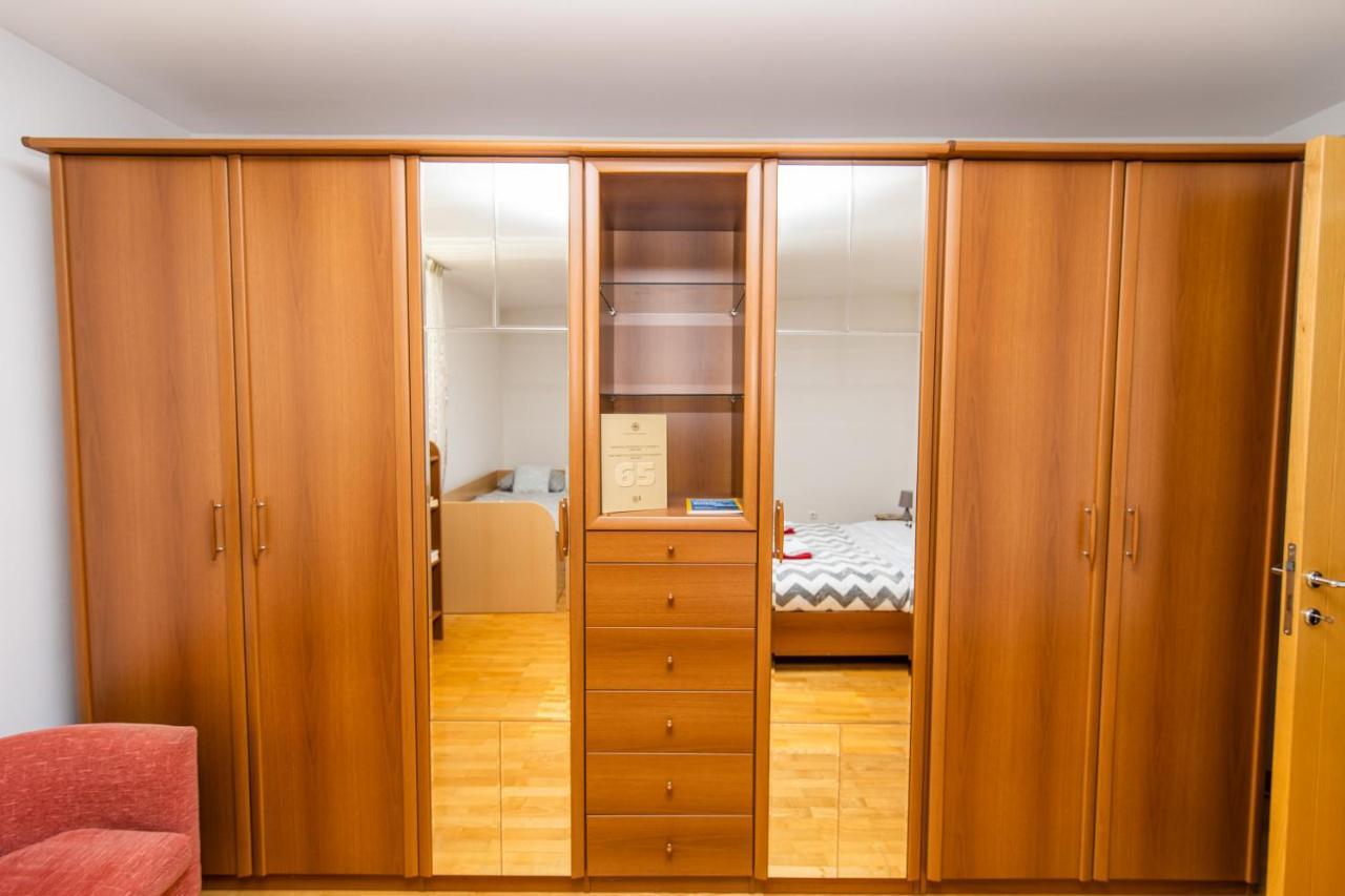 Modern 2Bdr Apartment In The Center- Free Parking ซาราเยโว ภายนอก รูปภาพ