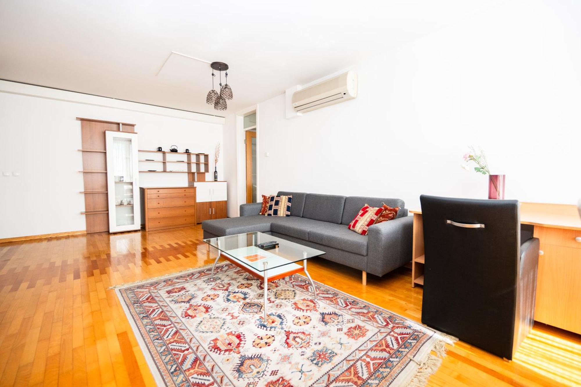 Modern 2Bdr Apartment In The Center- Free Parking ซาราเยโว ภายนอก รูปภาพ