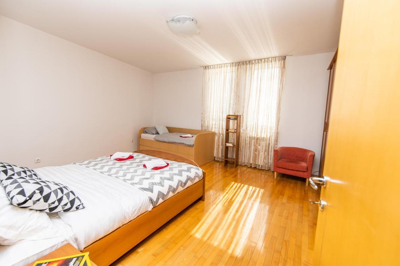 Modern 2Bdr Apartment In The Center- Free Parking ซาราเยโว ภายนอก รูปภาพ